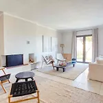 L'ecurie Du Castellas Hotel *