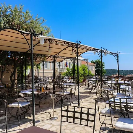 Hotel L'ecurie Du Castellas *