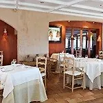 Hotel L'ecurie Du Castellas *
